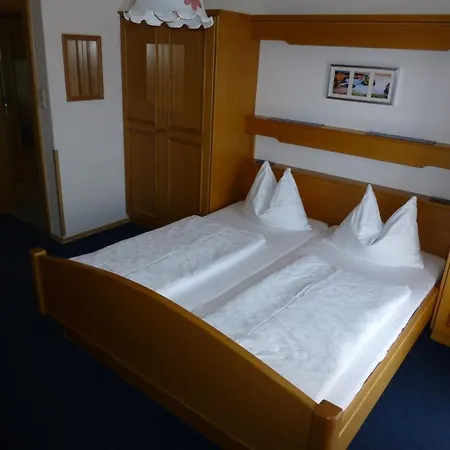 Guest house Haus Kaiser Schiefling am See